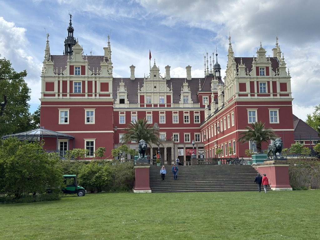 Saxony: Here and now